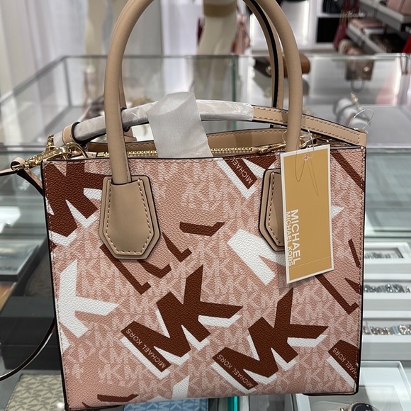 Michael Kors Mercer Medium Leather Messenger Buff Multi - Picture 10 of 16